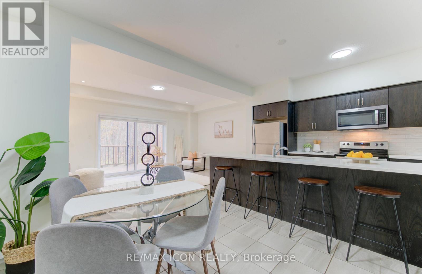 894 Robert Ferrie Drive, Kitchener, Ontario N2R 0P2 - Photo 8 - X12541932