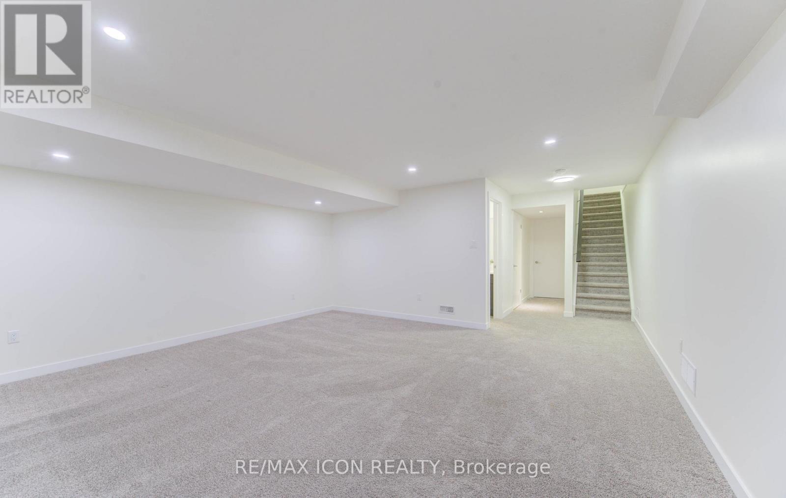 894 Robert Ferrie Drive, Kitchener, Ontario N2R 0P2 - Photo 34 - X12541932