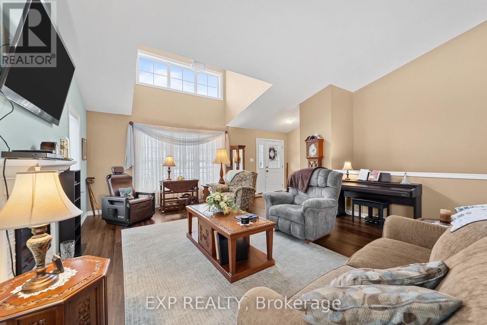 298 John Street, Warwick, Ontario N0M 2S0 - Photo 15 - X12547722