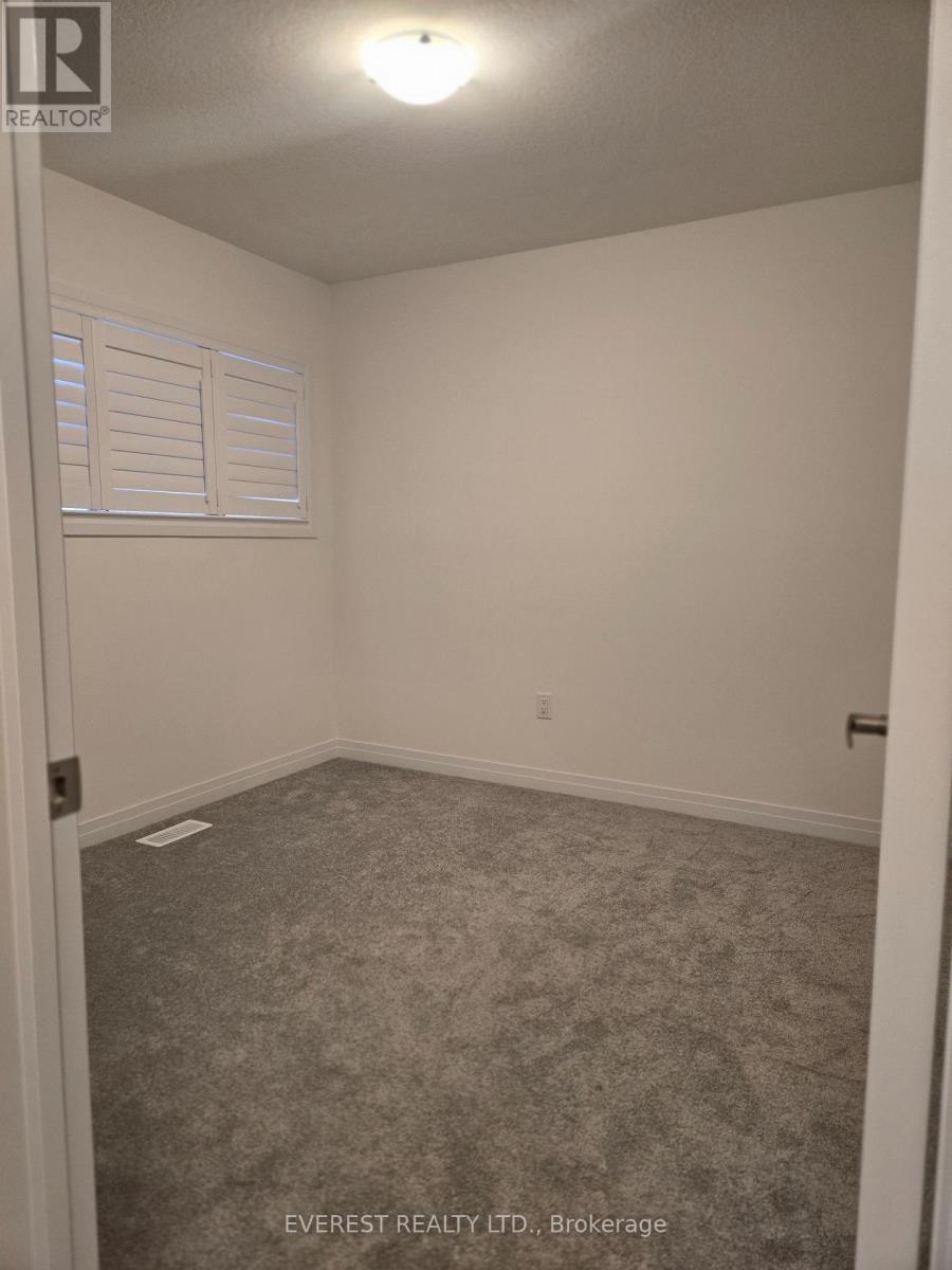 40 Lemon Avenue, Thorold, Ontario L0S 1K0 - Photo 12 - X12547682