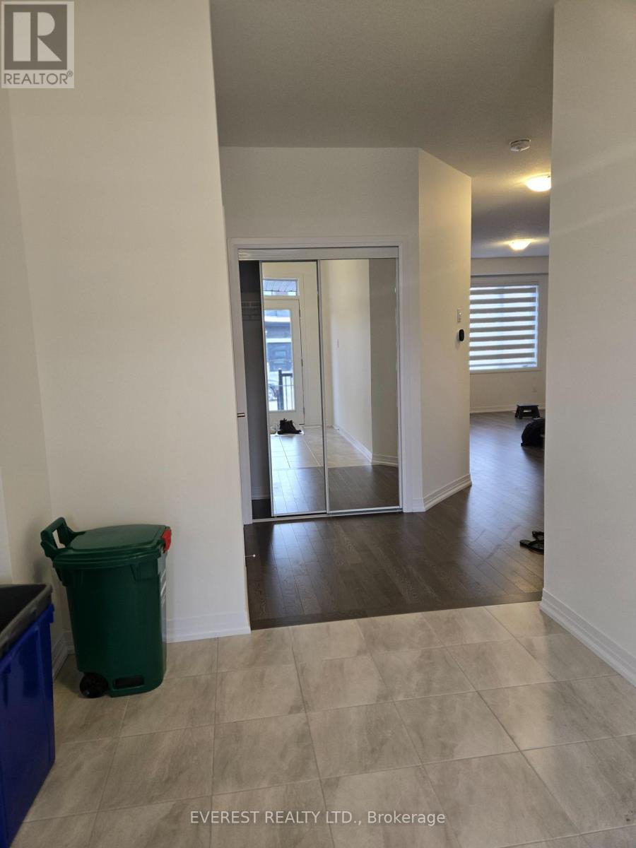 40 Lemon Avenue, Thorold, Ontario L0S 1K0 - Photo 2 - X12547682