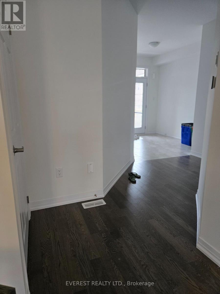 40 Lemon Avenue, Thorold, Ontario L0S 1K0 - Photo 3 - X12547682