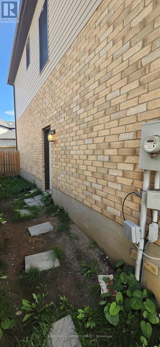 2309 Evans Boulevard, London South, Ontario N6M 0A1 - Photo 2 - X12547708