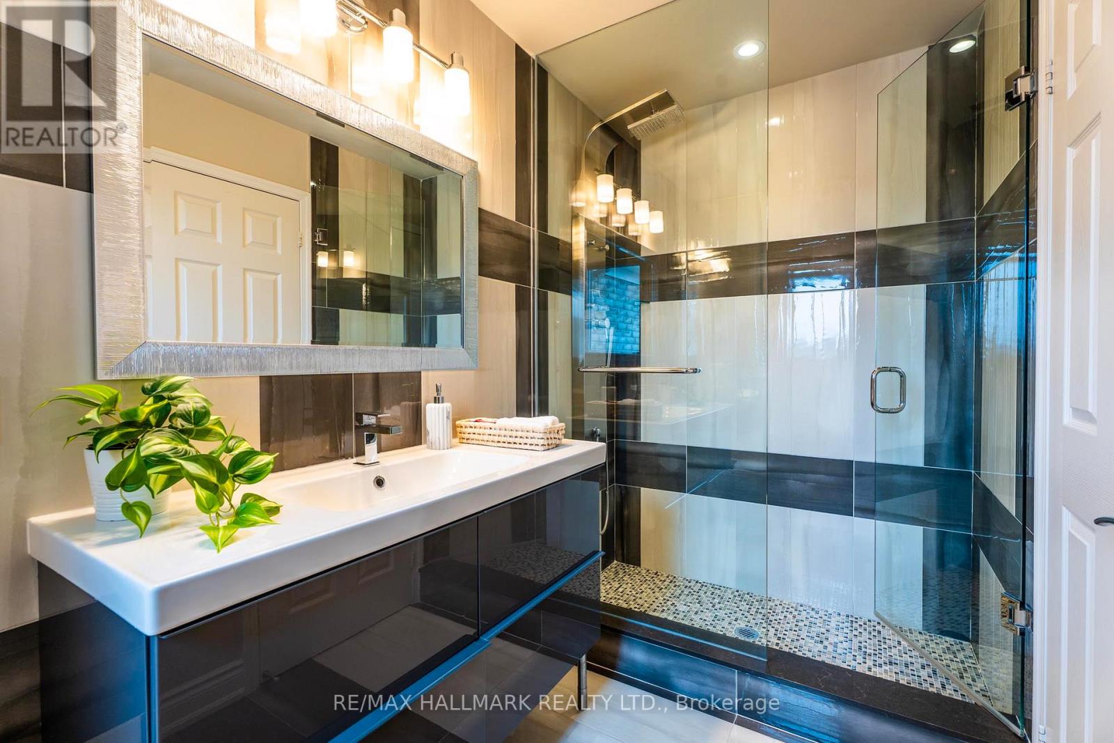 51 Verdi Road, Richmond Hill, Ontario  L4E 4P7 - Photo 12 - N12547200