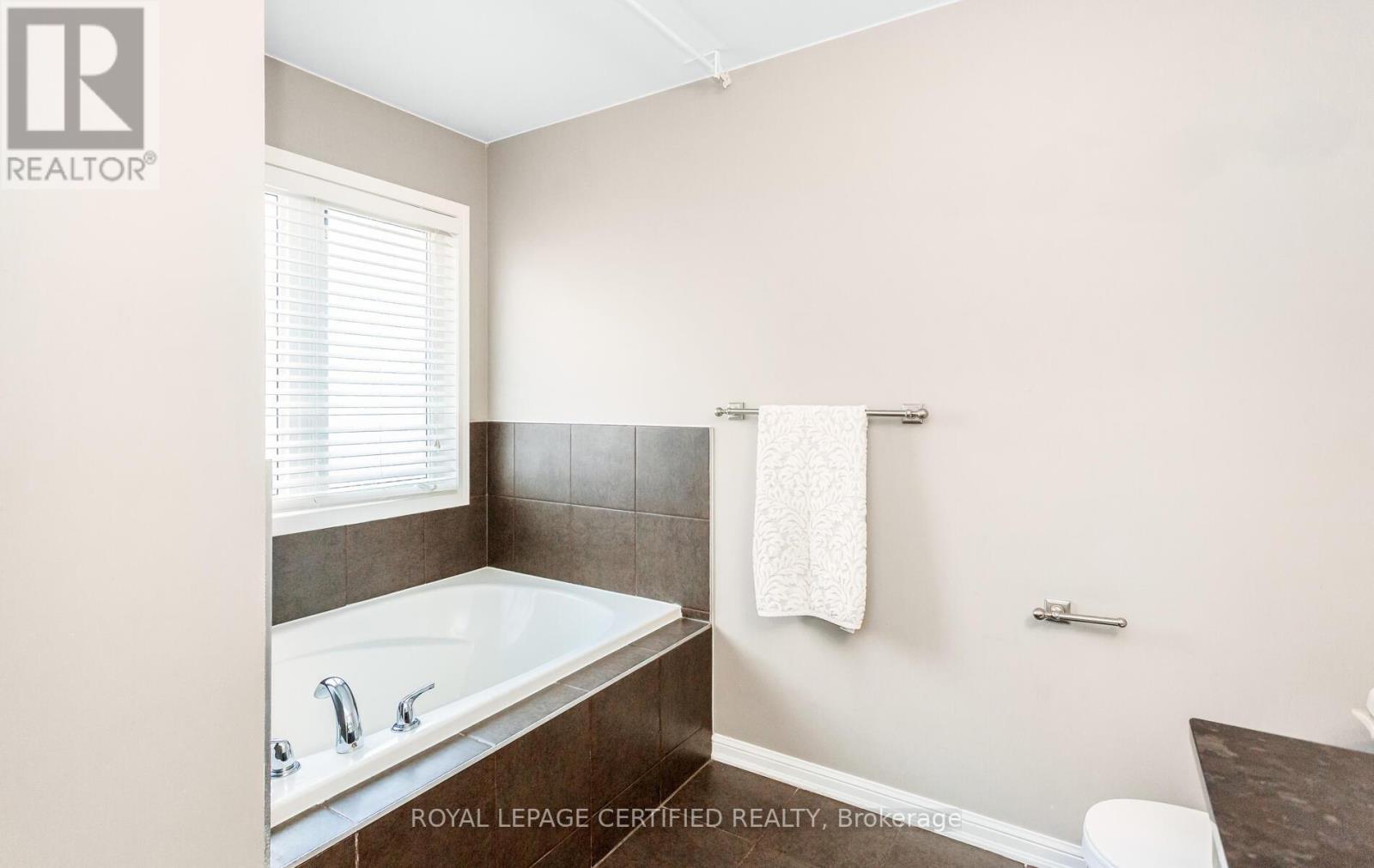 255 Cochrane Terrace, Milton, Ontario  L9T 8C8 - Photo 27 - W12547718