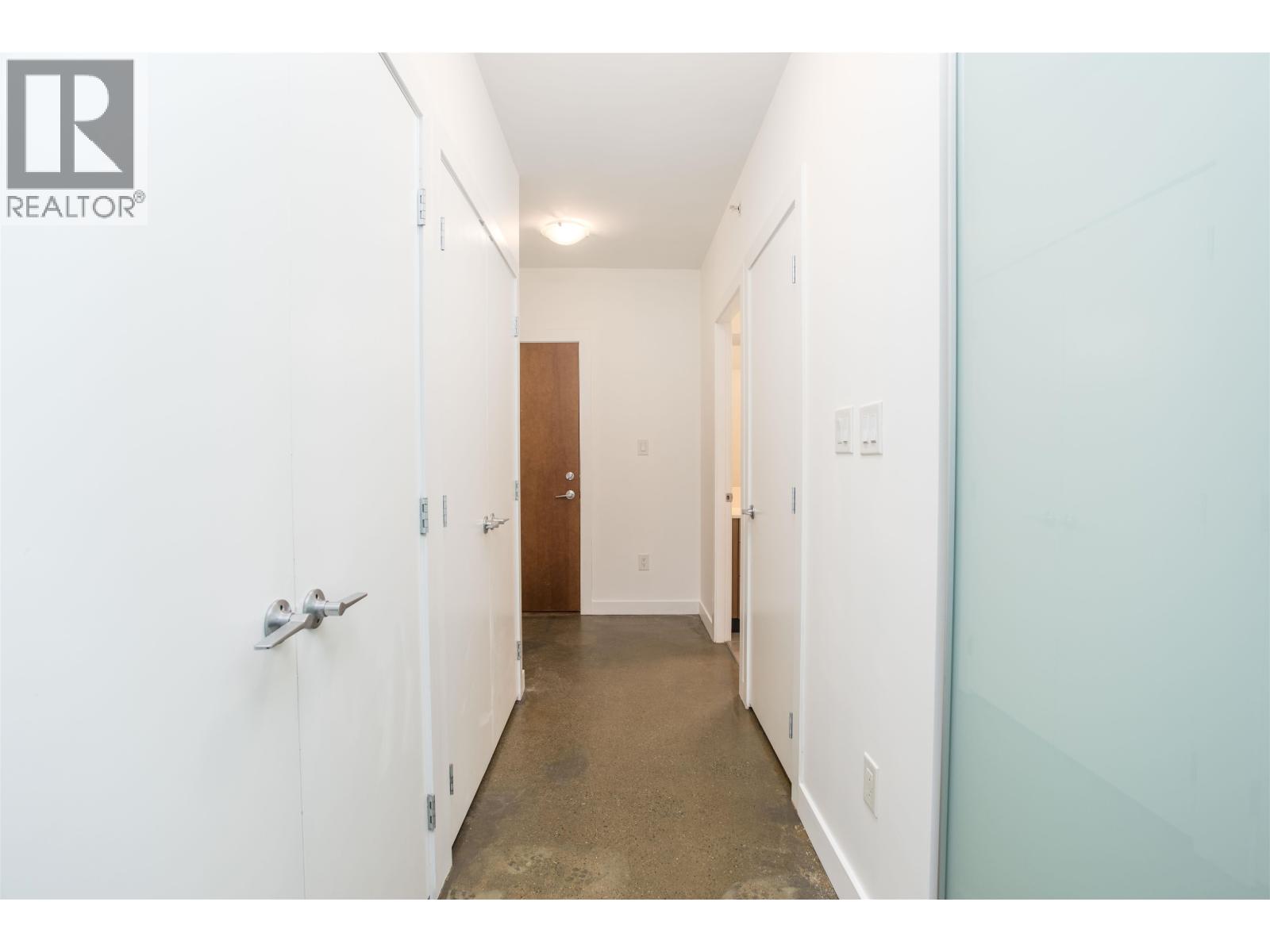 310 221 Union Street, Vancouver, British Columbia V6A 0B4 - Photo 3 - R3067663