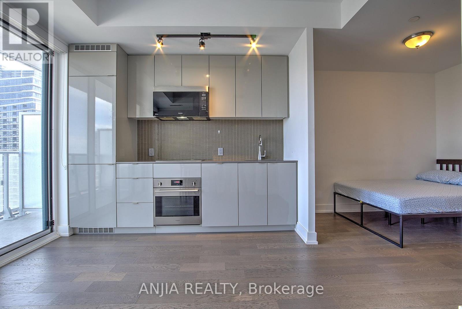 3008 - 7 Grenville Street, Toronto, Ontario M4Y 0E9 - Photo 10 - C12547746