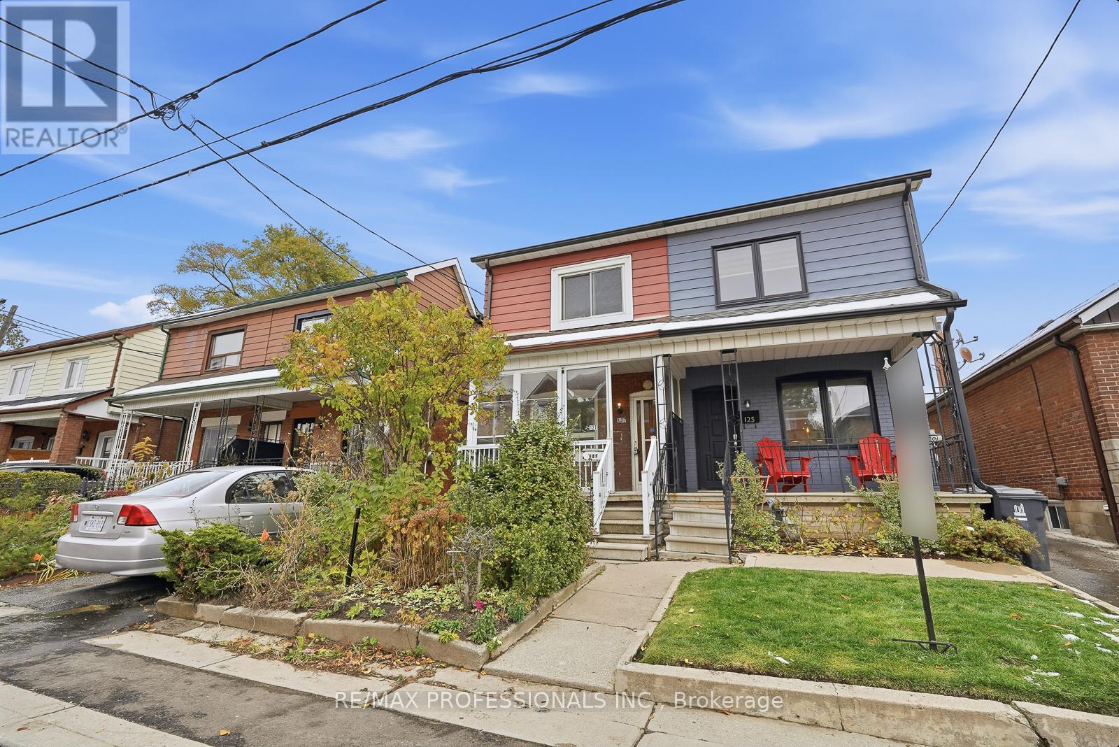 127 Kane Avenue, Toronto, Ontario M6M 3N1 - Photo 26 - W12547744