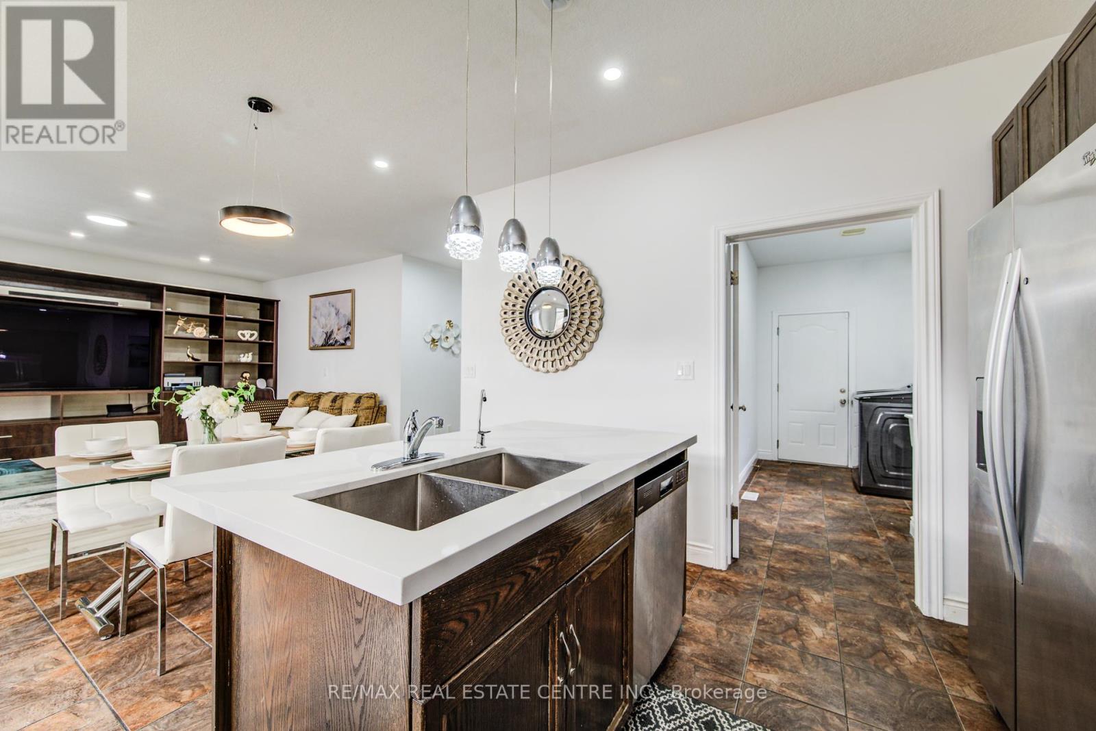 617 Thorndale Drive, Waterloo, Ontario N2T 0A9 - Photo 20 - X12547734