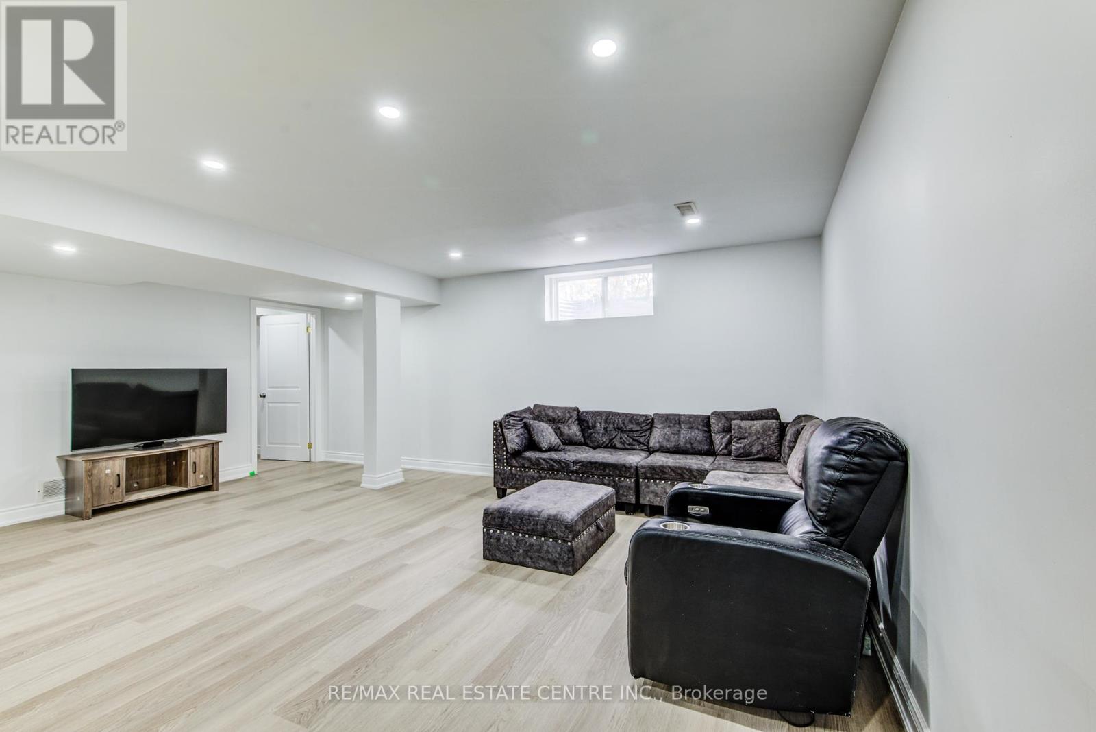 617 Thorndale Drive, Waterloo, Ontario N2T 0A9 - Photo 37 - X12547734