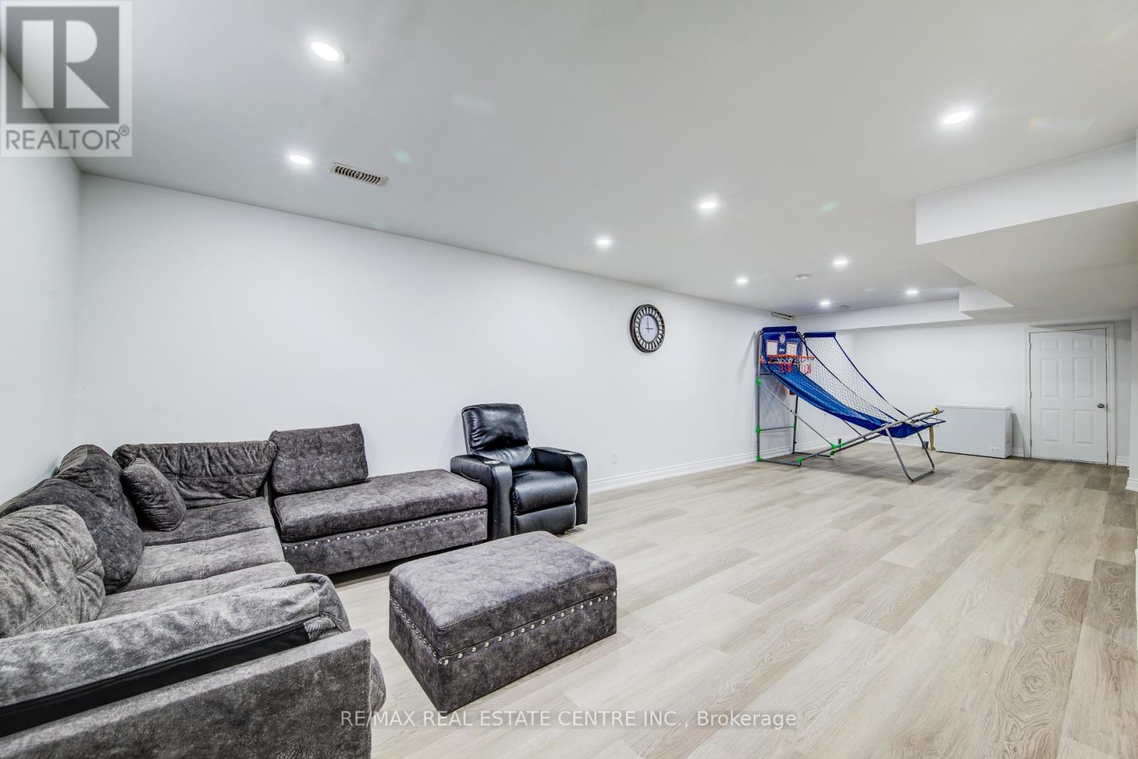 617 Thorndale Drive, Waterloo, Ontario N2T 0A9 - Photo 40 - X12547734