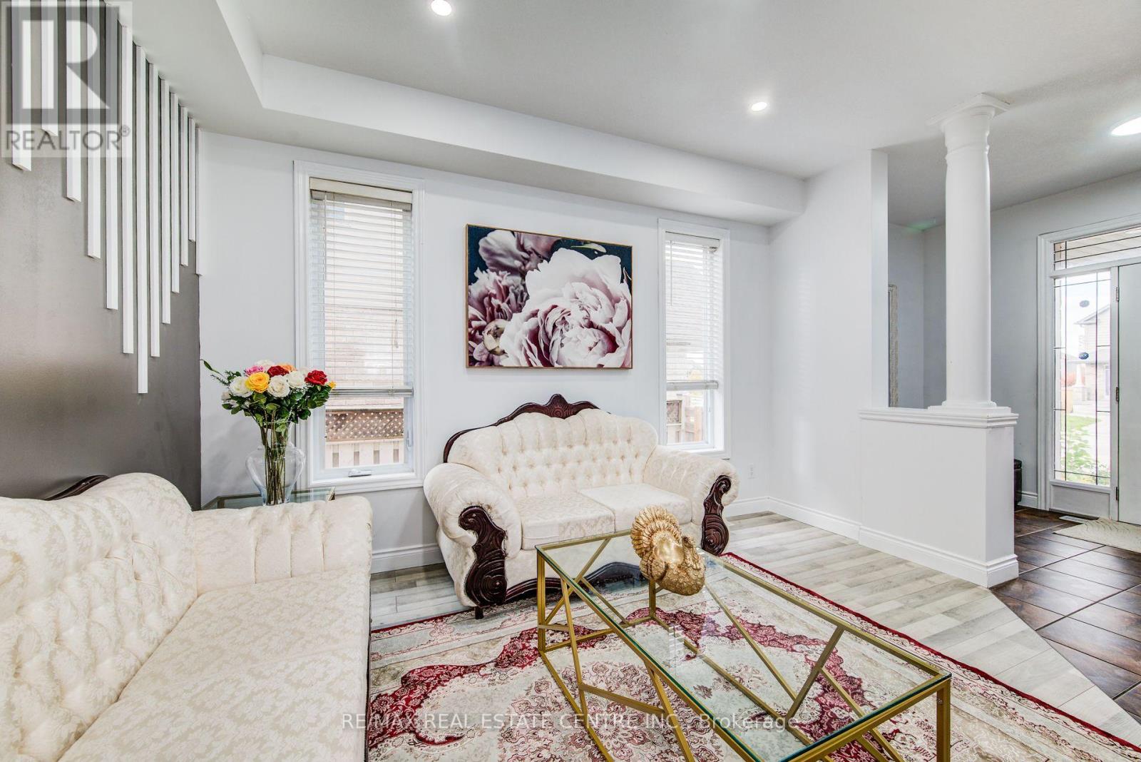 617 Thorndale Drive, Waterloo, Ontario N2T 0A9 - Photo 8 - X12547734