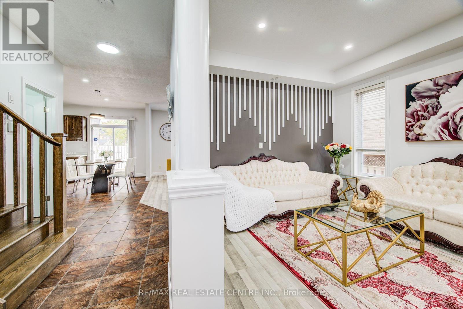 617 Thorndale Drive, Waterloo, Ontario N2T 0A9 - Photo 9 - X12547734