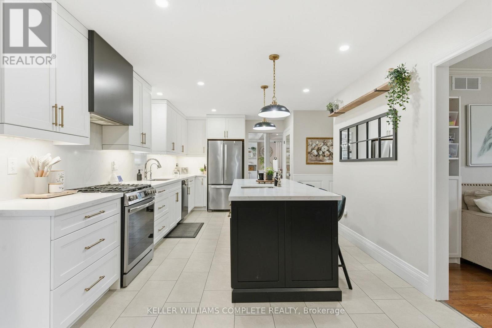 8 Sidney Crescent, Hamilton, Ontario L8J 3W1 - Photo 11 - X12547754