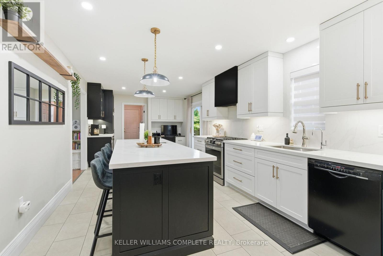 8 Sidney Crescent, Hamilton, Ontario L8J 3W1 - Photo 12 - X12547754