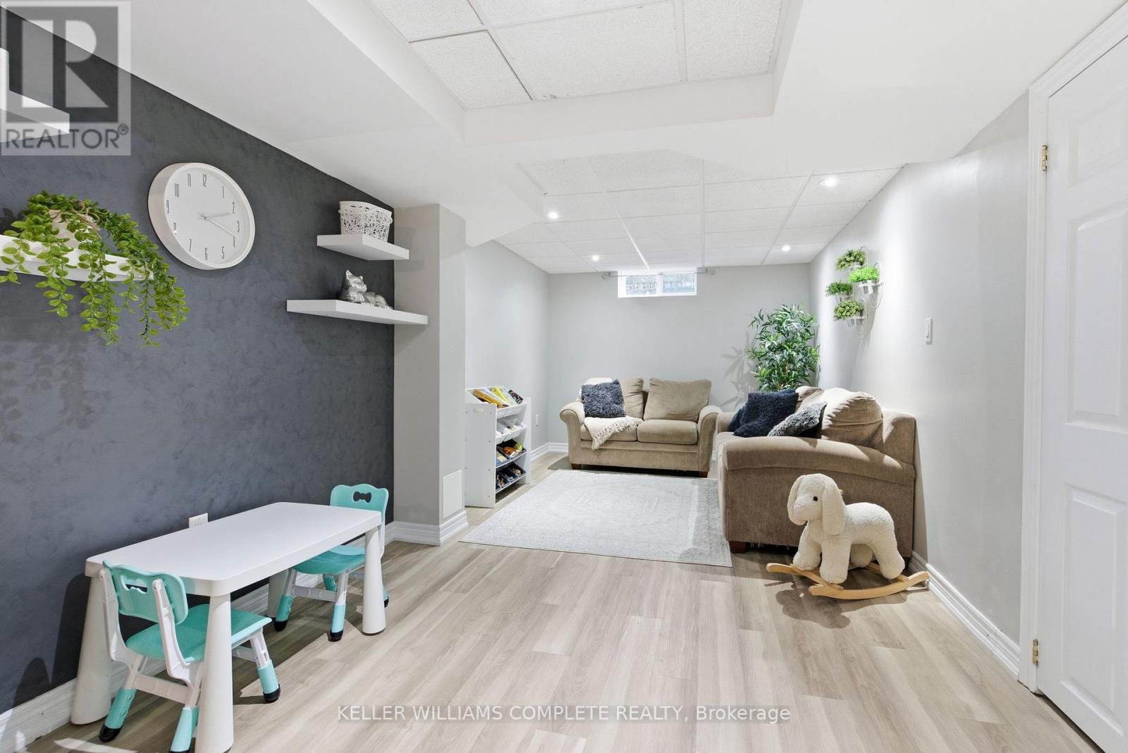 8 Sidney Crescent, Hamilton, Ontario L8J 3W1 - Photo 35 - X12547754