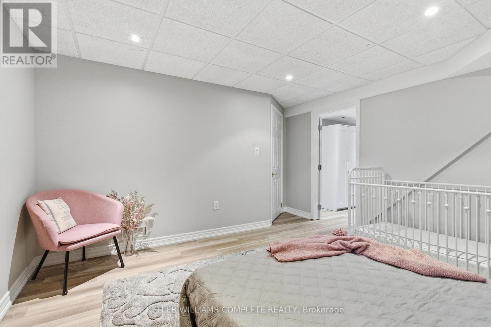 8 Sidney Crescent, Hamilton, Ontario L8J 3W1 - Photo 38 - X12547754