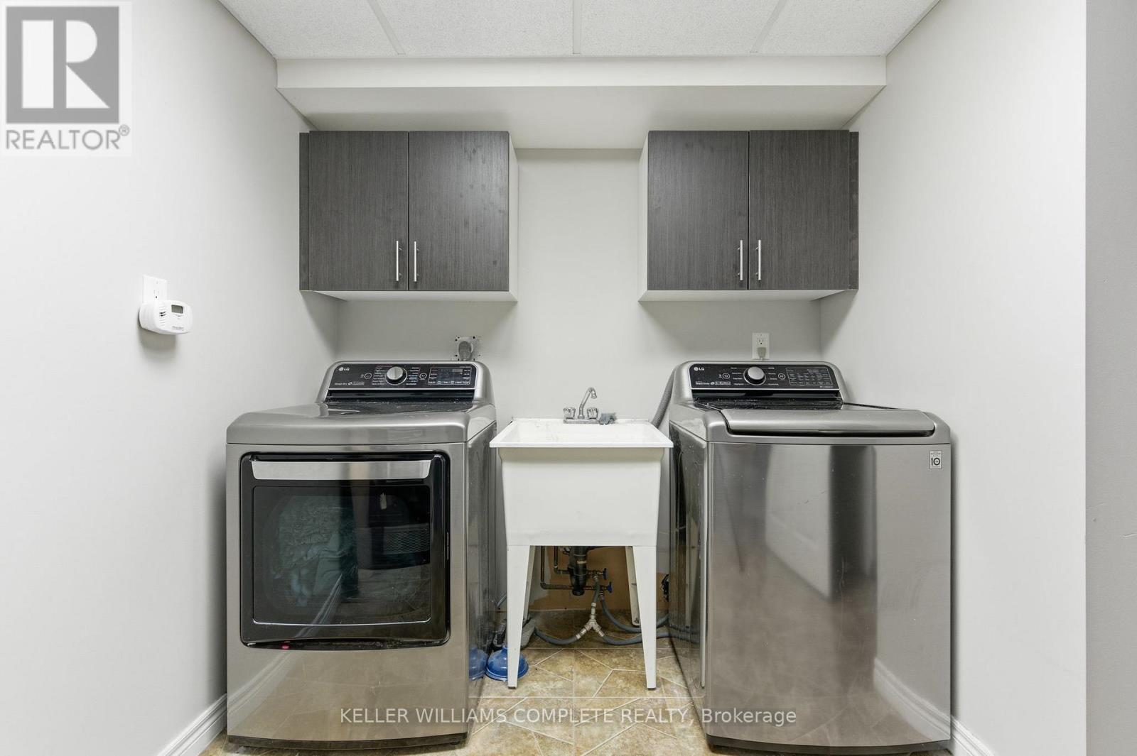 8 Sidney Crescent, Hamilton, Ontario L8J 3W1 - Photo 40 - X12547754