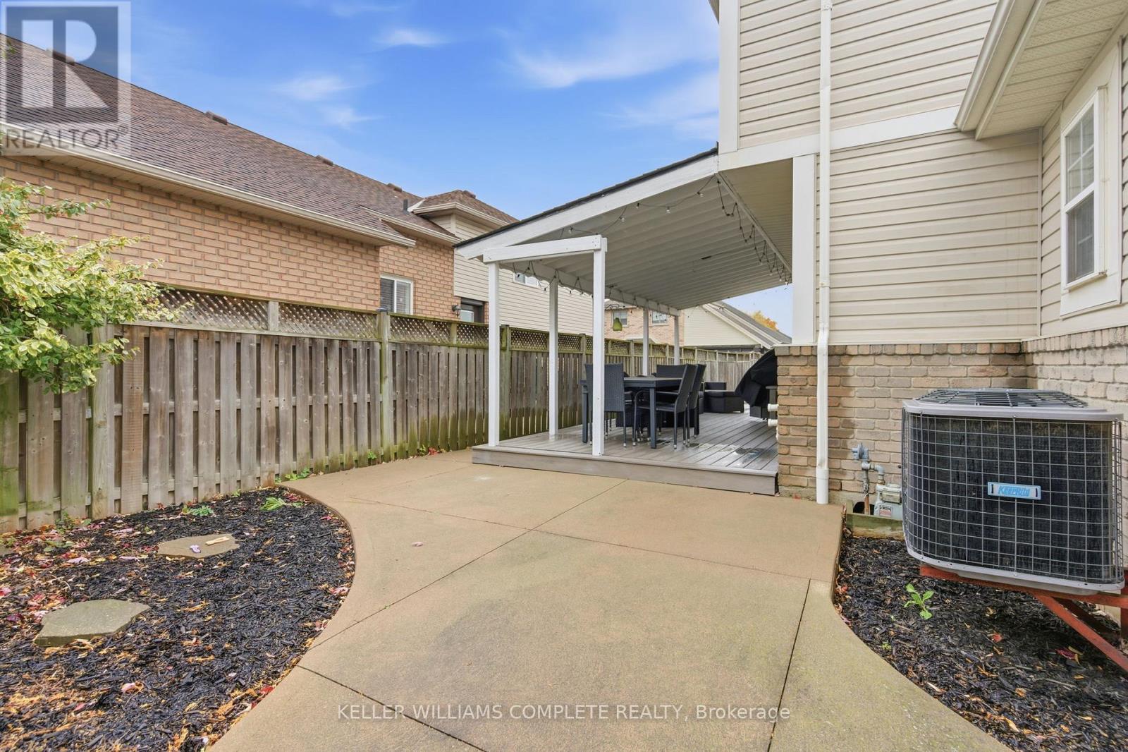 8 Sidney Crescent, Hamilton, Ontario L8J 3W1 - Photo 41 - X12547754