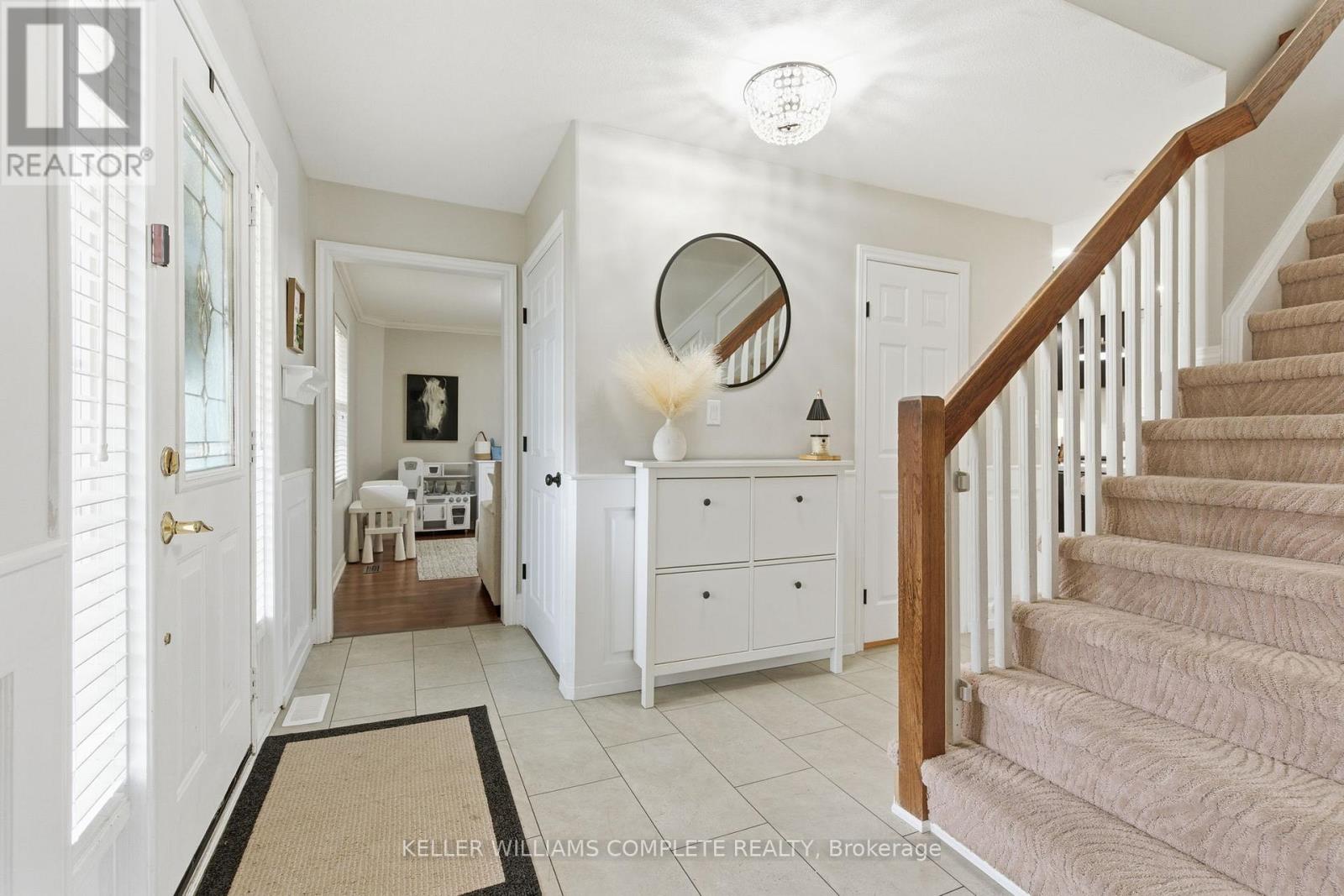 8 Sidney Crescent, Hamilton, Ontario L8J 3W1 - Photo 6 - X12547754