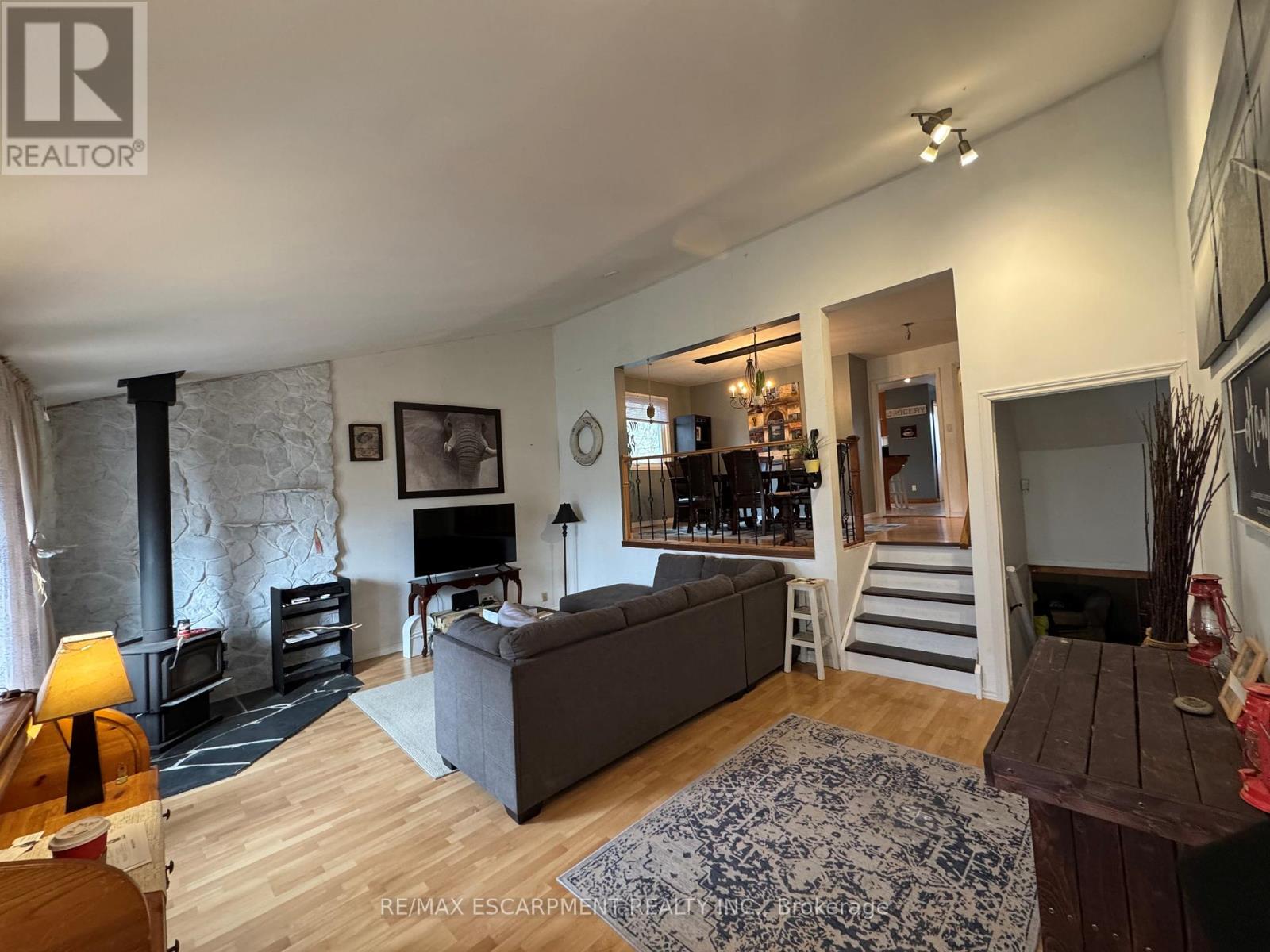 24 Woodhouse Avenue, Norfolk, Ontario N0A 1N8 - Photo 3 - X12547760