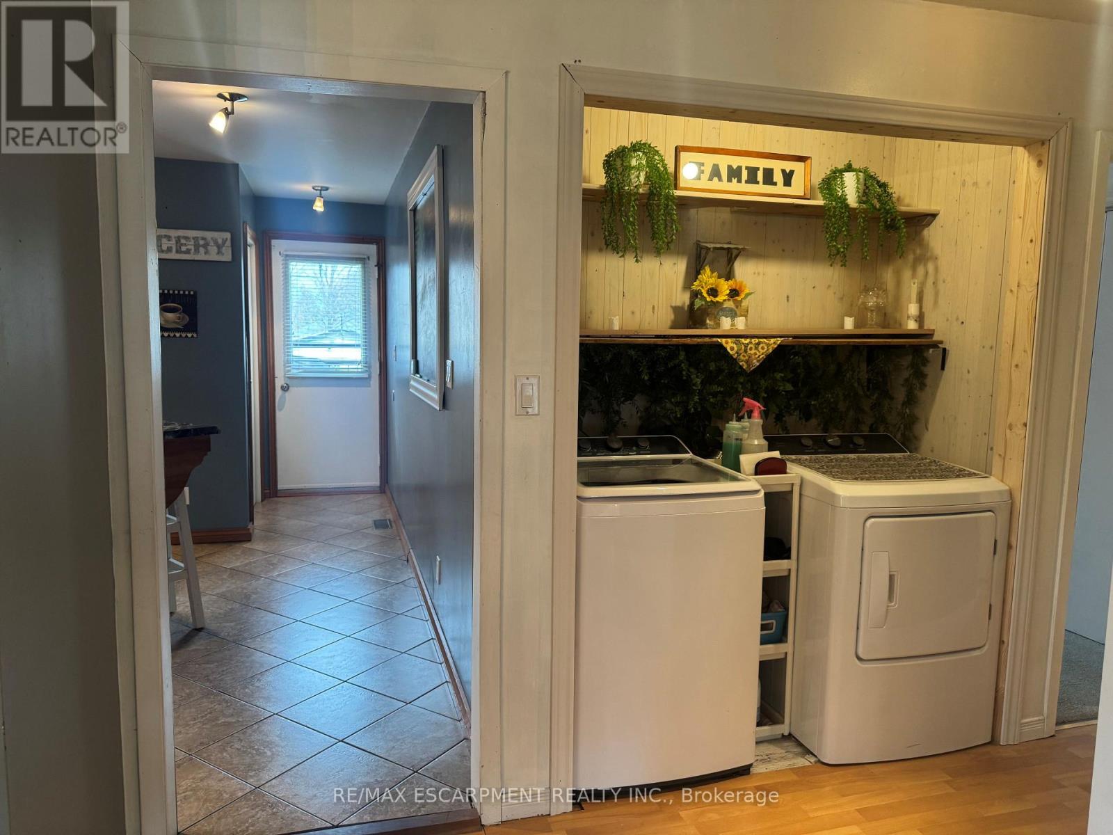 24 Woodhouse Avenue, Norfolk, Ontario N0A 1N8 - Photo 8 - X12547760