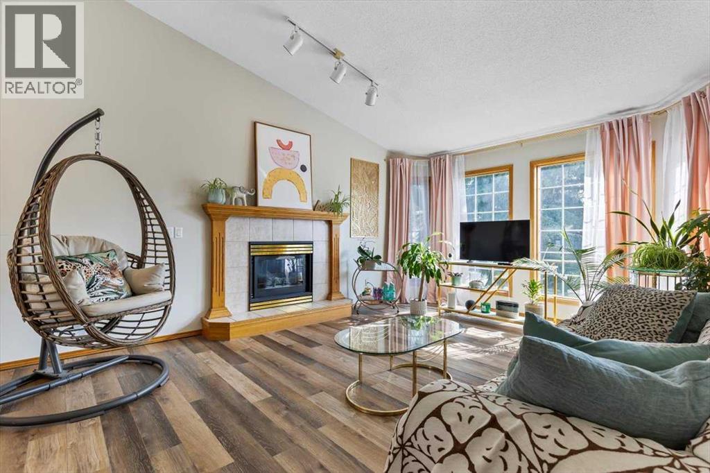 185 Westchester Way, Chestermere, Alberta  T1X 1B8 - Photo 4 - A2241121