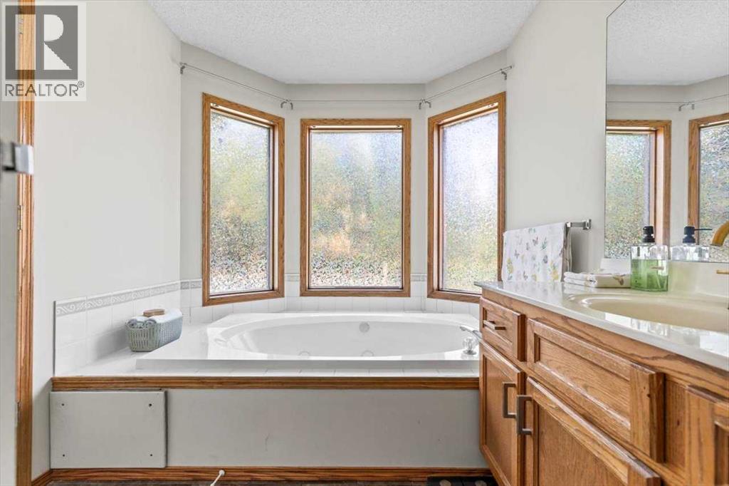 185 Westchester Way, Chestermere, Alberta  T1X 1B8 - Photo 19 - A2241121