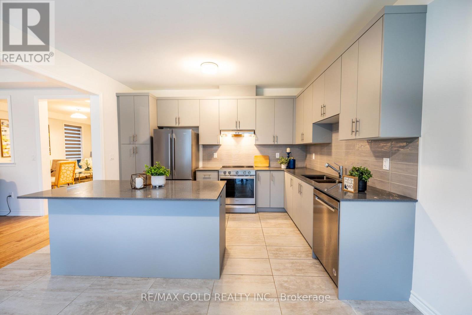 35 Academy Drive, Brampton, Ontario  L6P 3C9 - Photo 18 - W12546812