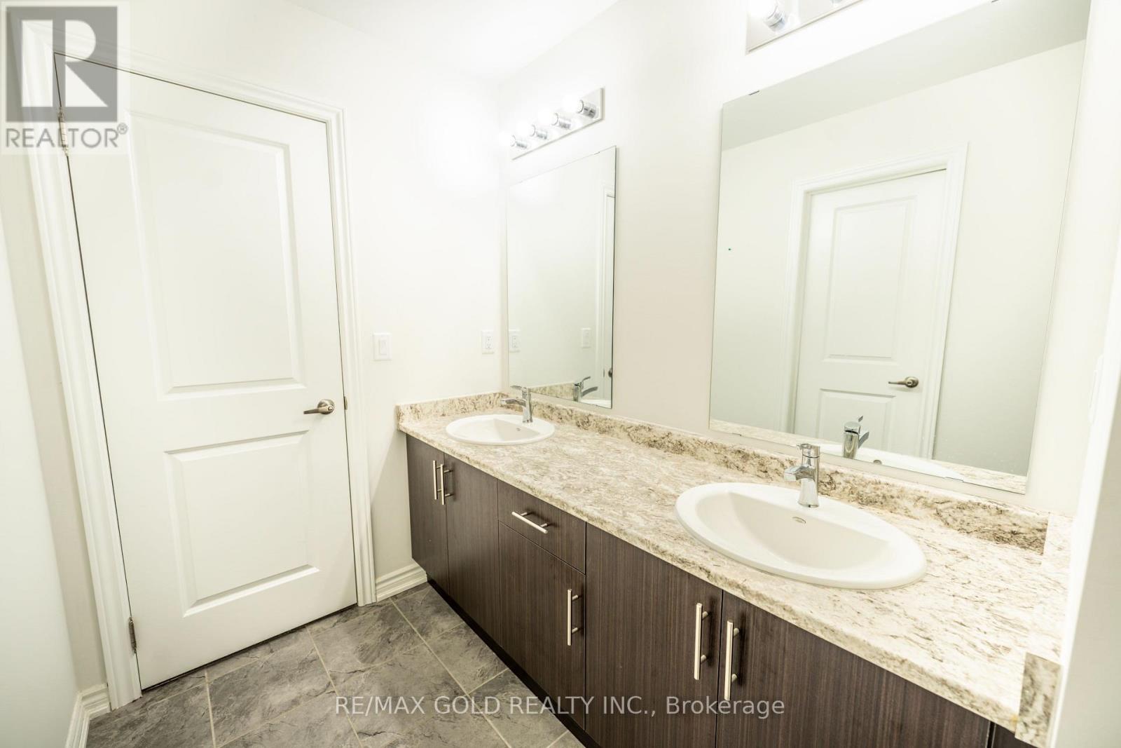 35 Academy Drive, Brampton, Ontario  L6P 3C9 - Photo 30 - W12546812