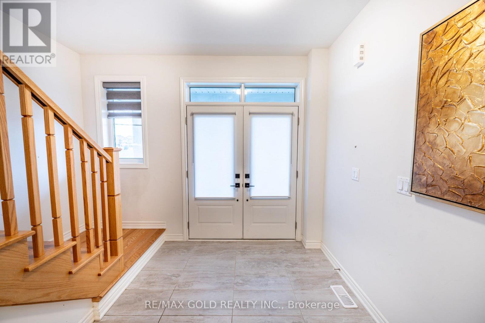 35 Academy Drive, Brampton, Ontario  L6P 3C9 - Photo 5 - W12546812