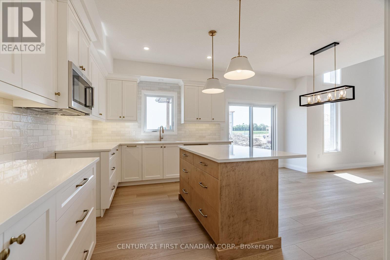 78 Queen Street, North Middlesex, Ontario N0M 1A0 - Photo 14 - X12547788