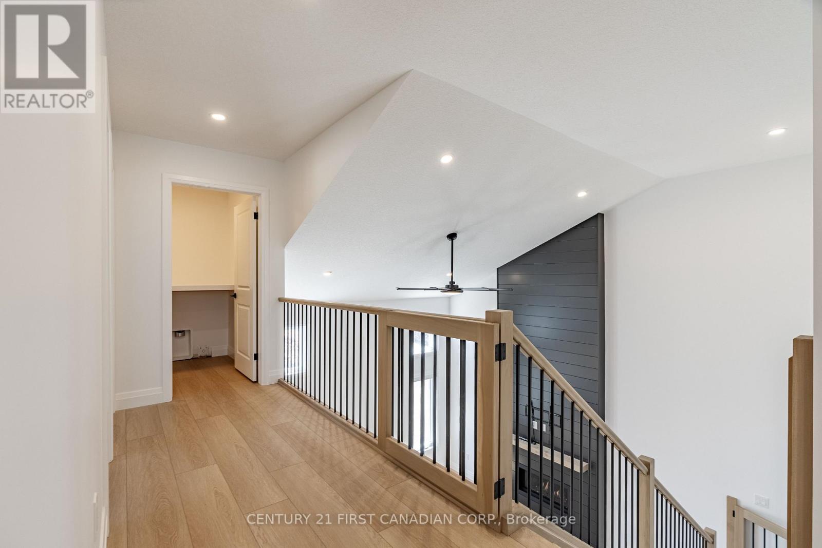 78 Queen Street, North Middlesex, Ontario N0M 1A0 - Photo 20 - X12547788