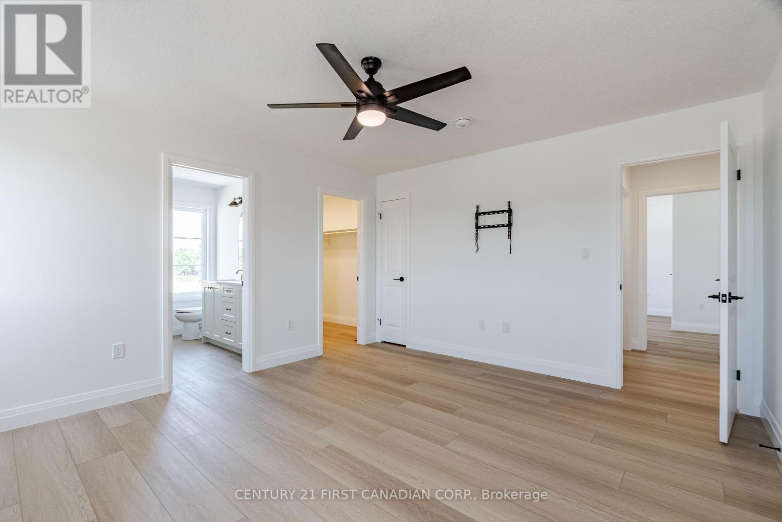 78 Queen Street, North Middlesex, Ontario N0M 1A0 - Photo 23 - X12547788