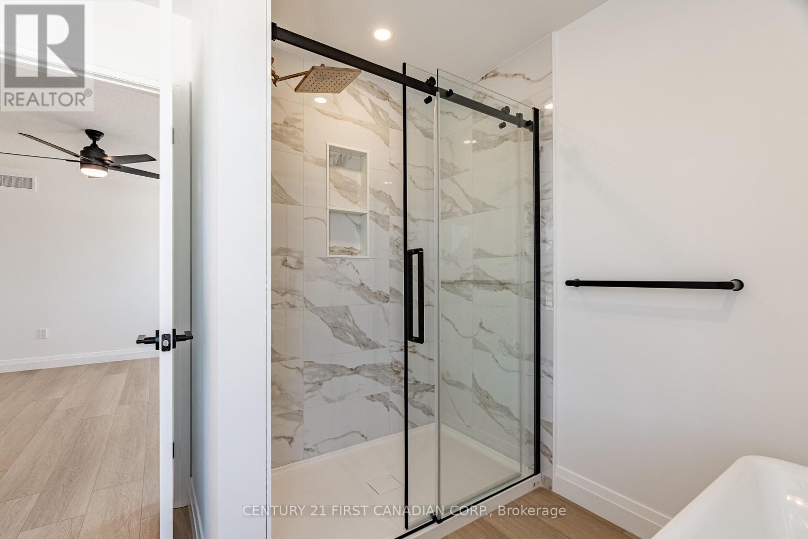 78 Queen Street, North Middlesex, Ontario N0M 1A0 - Photo 27 - X12547788