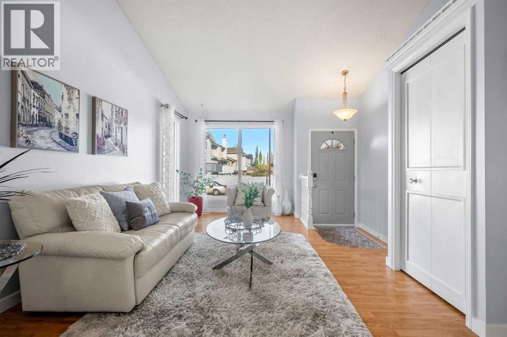 136 Sanderling Close Nw, Calgary, Alberta  T3K 2Z4 - Photo 3 - A2266058