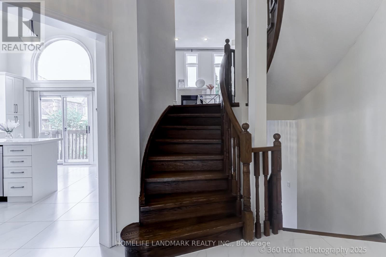 211 Frank Endean Road, Richmond Hill, Ontario  L4S 2C6 - Photo 5 - N12547792