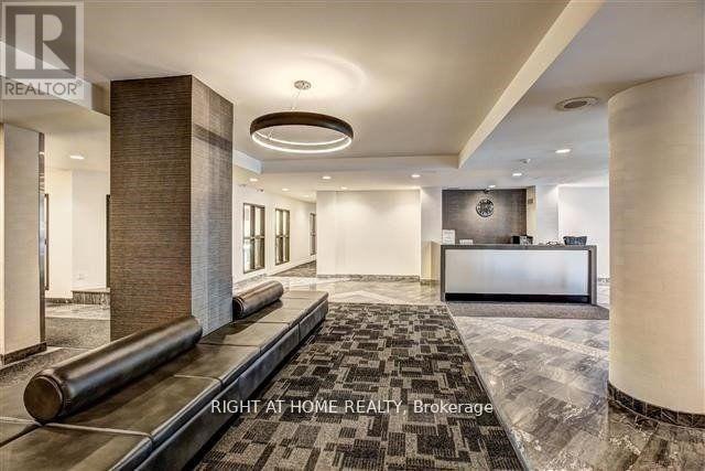 1807 - 350 Webb Drive, Mississauga, Ontario L5B 3W4 - Photo 13 - W12547786