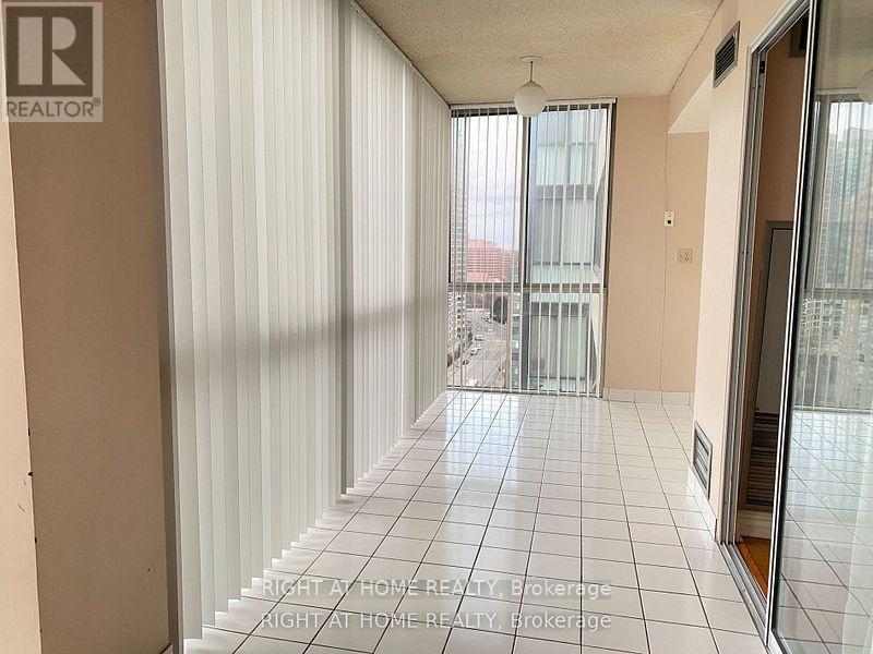 1807 - 350 Webb Drive, Mississauga, Ontario L5B 3W4 - Photo 18 - W12547786