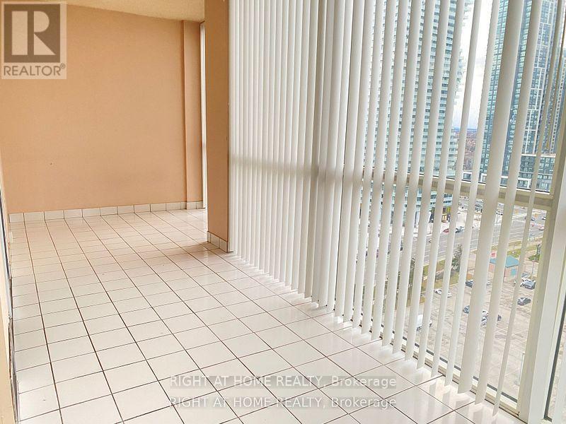 1807 - 350 Webb Drive, Mississauga, Ontario L5B 3W4 - Photo 20 - W12547786