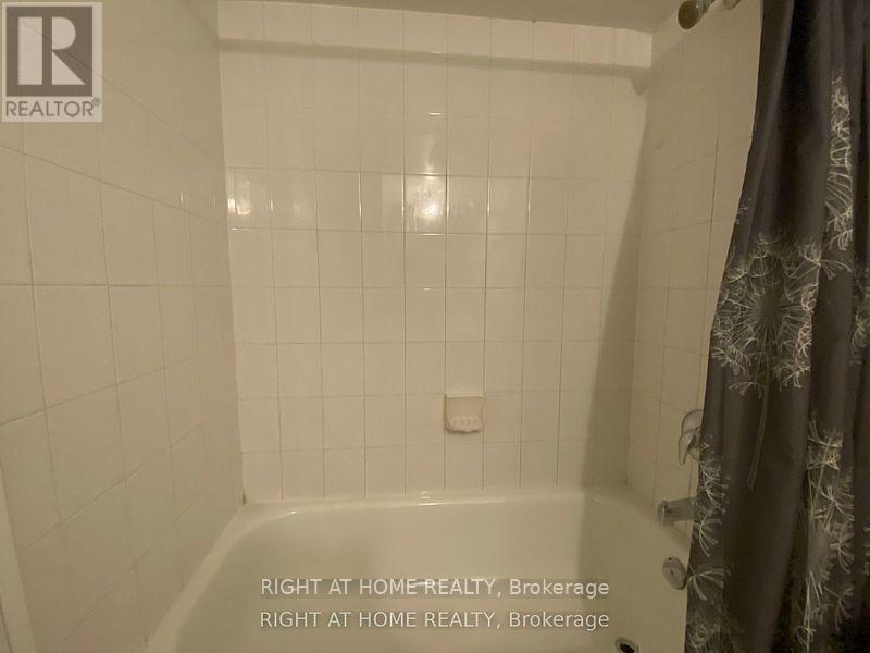 1807 - 350 Webb Drive, Mississauga, Ontario L5B 3W4 - Photo 4 - W12547786