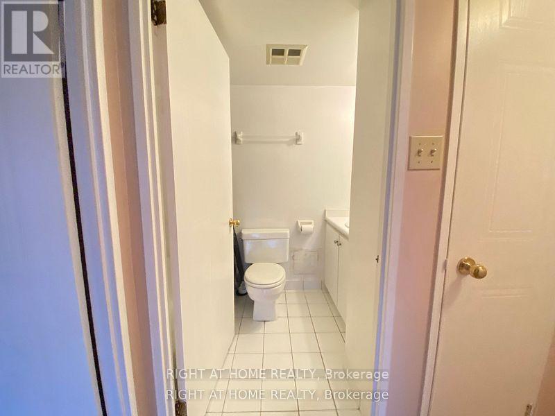 1807 - 350 Webb Drive, Mississauga, Ontario L5B 3W4 - Photo 5 - W12547786