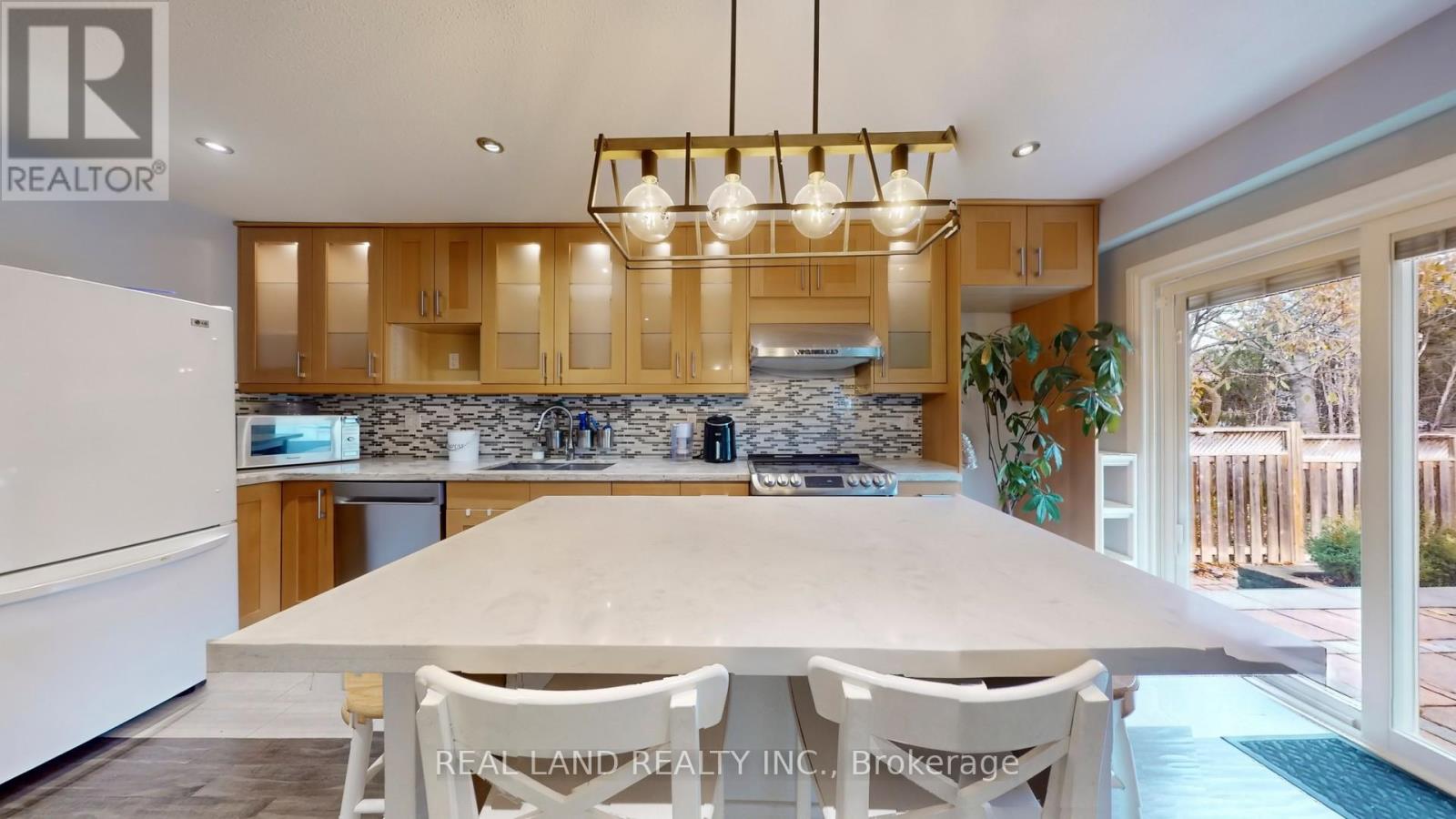 675 Seneca Hill Drive, Toronto, Ontario M2J 2W7 - Photo 11 - C12543896