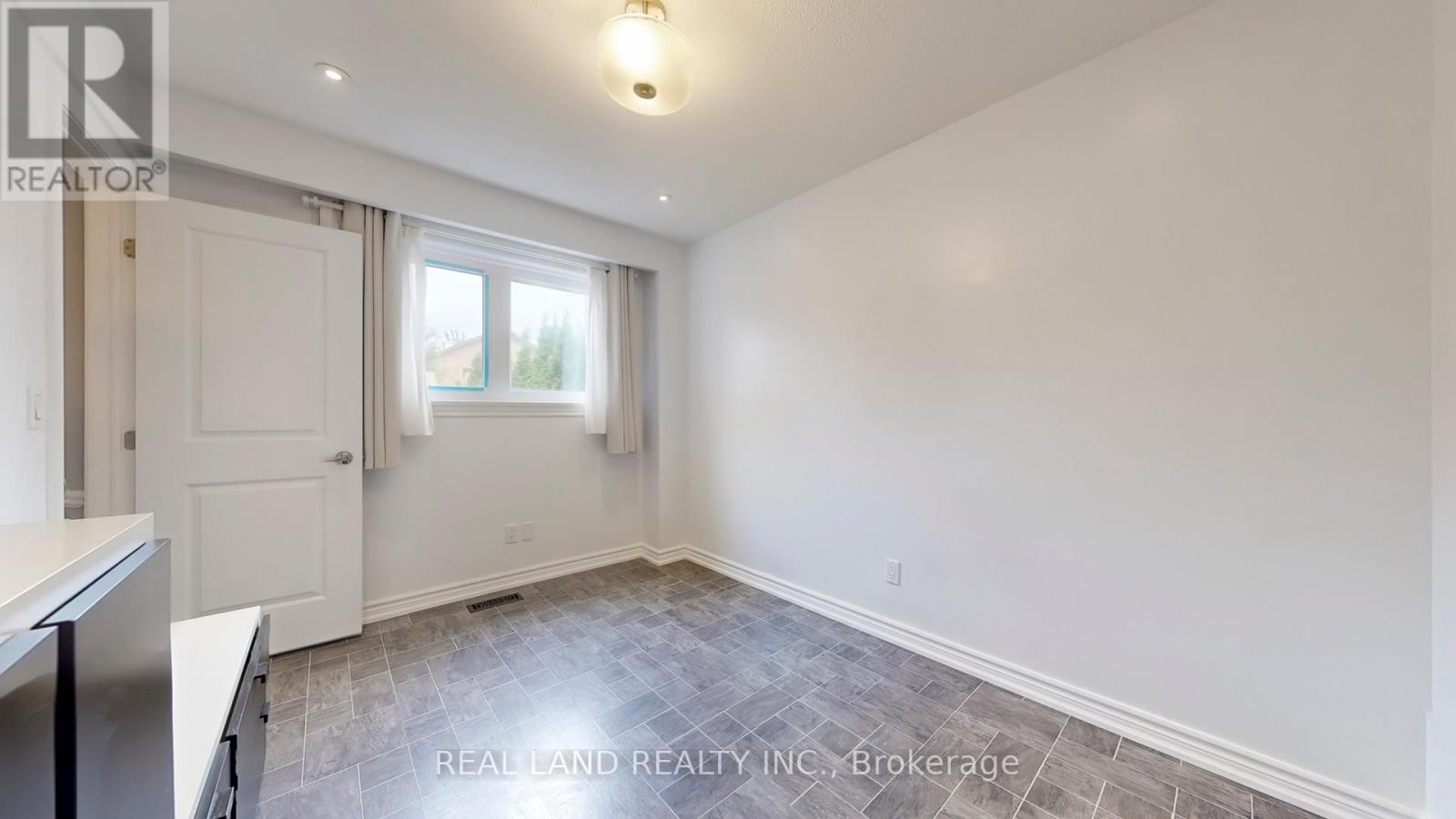 675 Seneca Hill Drive, Toronto, Ontario M2J 2W7 - Photo 13 - C12543896