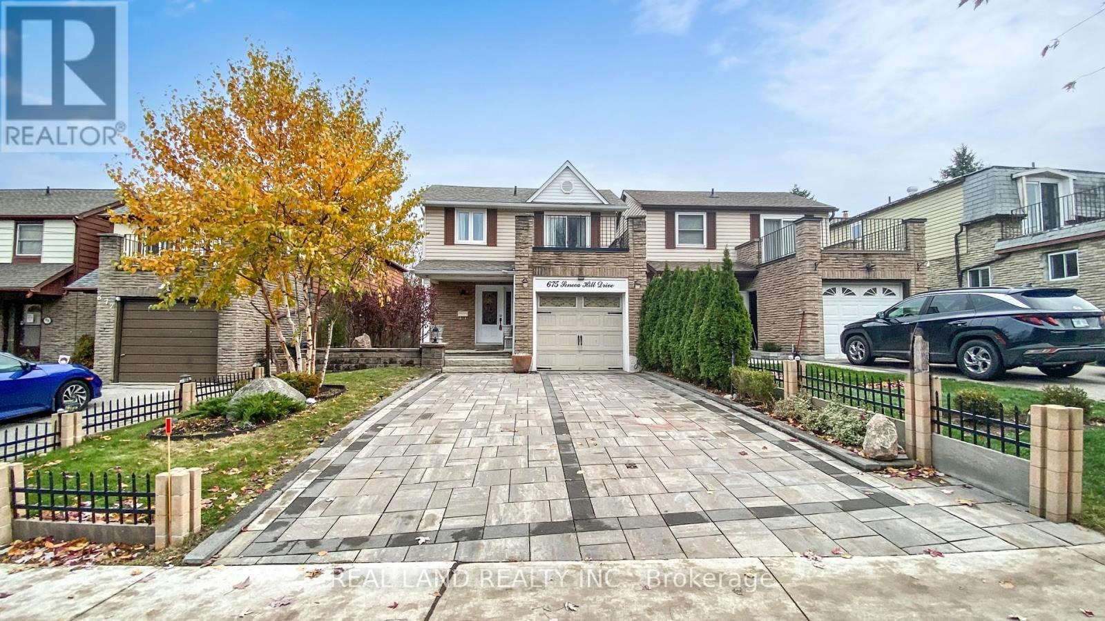 675 Seneca Hill Drive, Toronto, Ontario M2J 2W7 - Photo 2 - C12543896