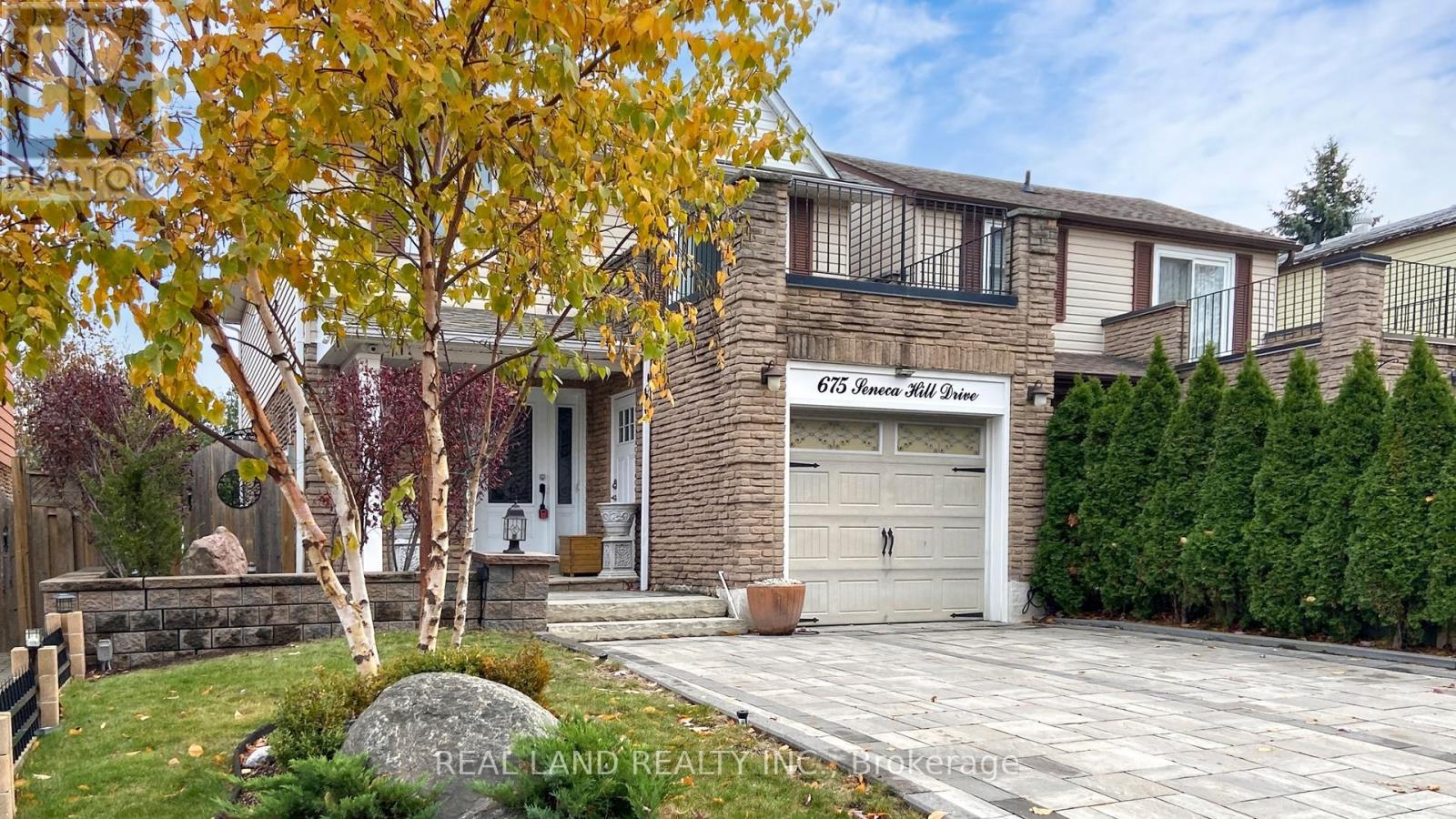 675 Seneca Hill Drive, Toronto, Ontario M2J 2W7 - Photo 3 - C12543896