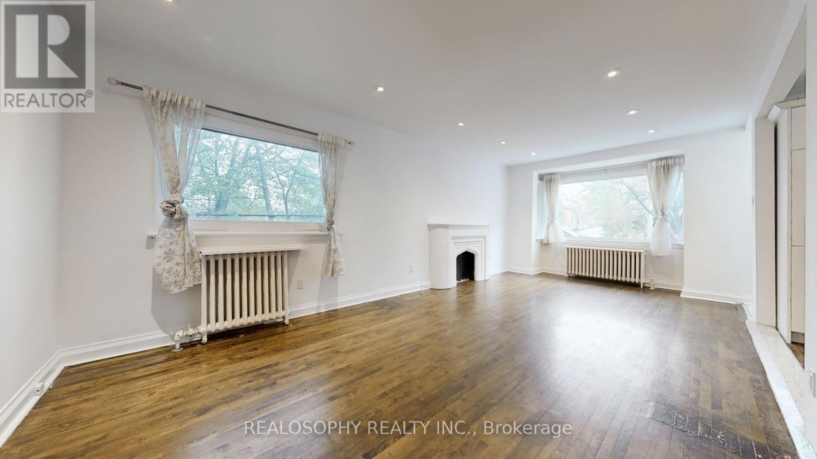 Upper - 827 Kingston Road, Toronto, Ontario  M4E 1R9 - Photo 13 - E12534546