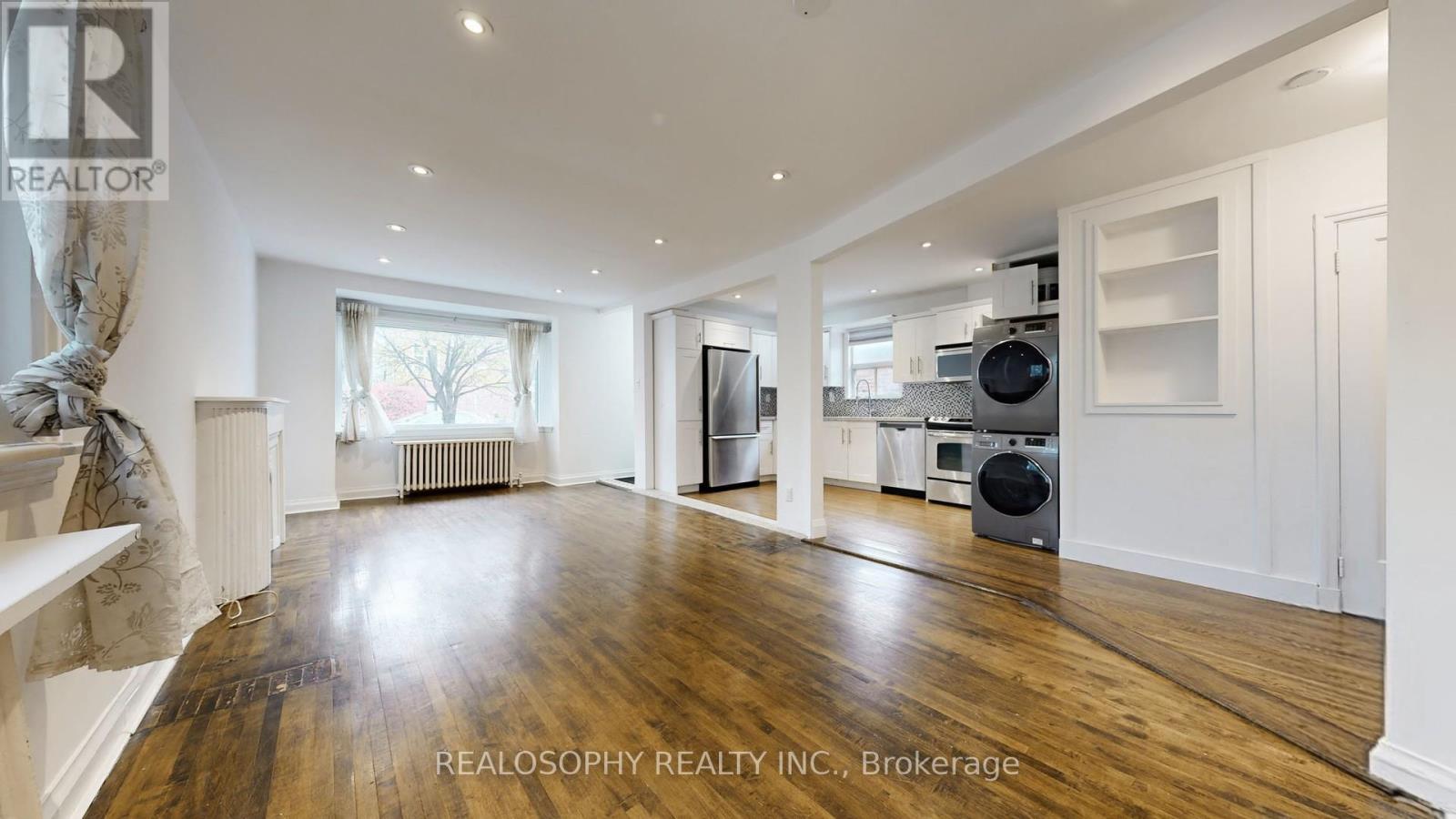 Upper - 827 Kingston Road, Toronto, Ontario  M4E 1R9 - Photo 11 - E12534546