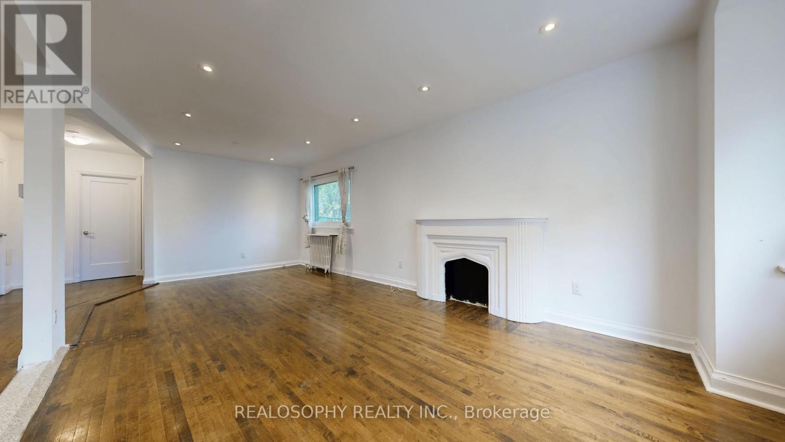 Upper - 827 Kingston Road, Toronto, Ontario  M4E 1R9 - Photo 15 - E12534546