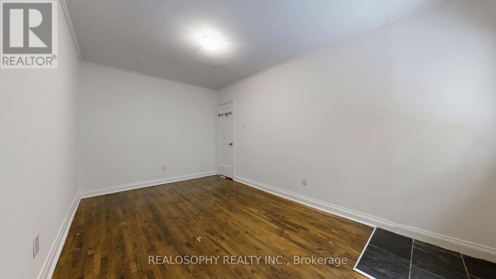 Upper - 827 Kingston Road, Toronto, Ontario  M4E 1R9 - Photo 21 - E12534546